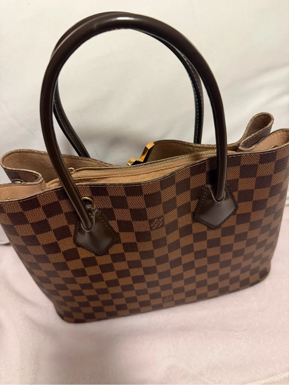 Louis Vuitton Damier Ebene Kensington
